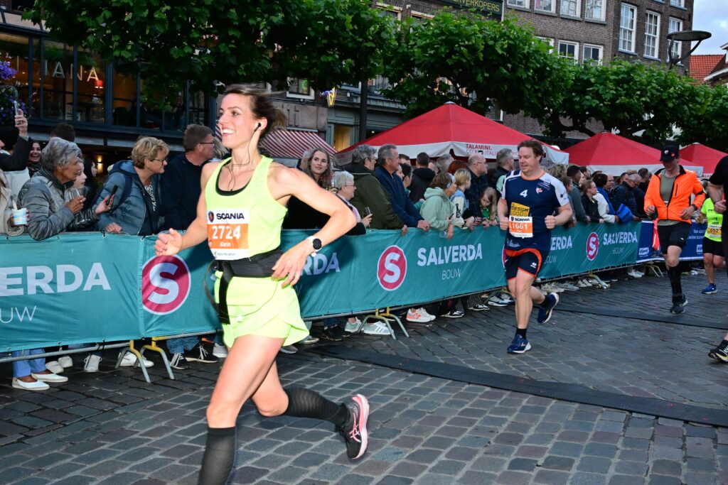 Karin loopt halve marathon van Zwolle